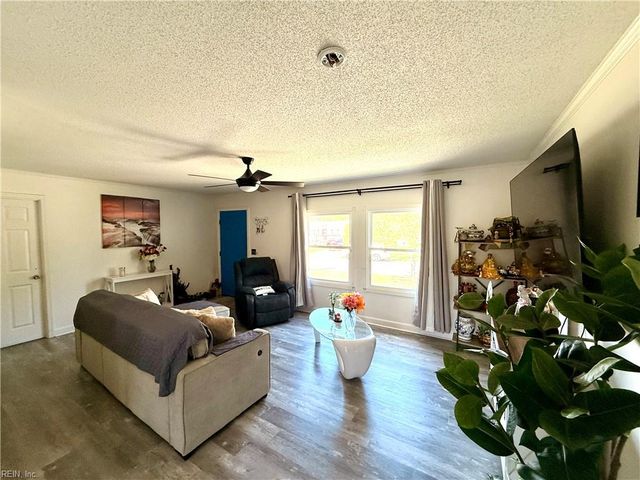 1256 Swallow DR, Virginia Beach, VA 23453