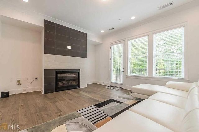 6661 Cadence Boulevard, Sandy Springs, GA 30328