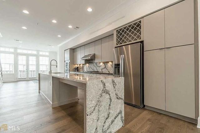 6661 Cadence Boulevard, Sandy Springs, GA 30328