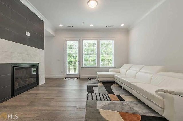 6661 Cadence Boulevard, Sandy Springs, GA 30328