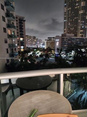 3901 S Ocean Dr 8T, Hollywood, FL 33019
