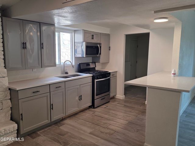 331 CARNIVAL Drive, El Paso, TX 79912