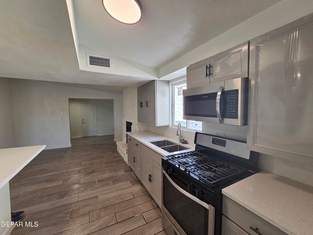 331 CARNIVAL Drive, El Paso, TX 79912