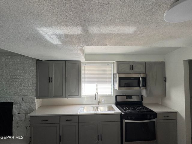 331 CARNIVAL Drive, El Paso, TX 79912