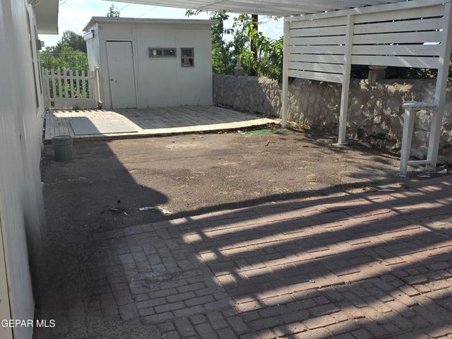 331 CARNIVAL Drive, El Paso, TX 79912