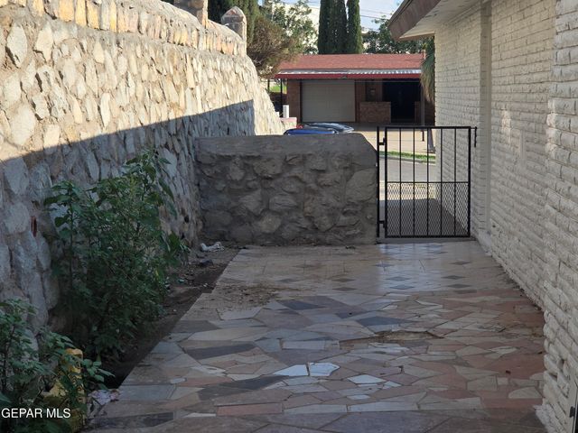 331 CARNIVAL Drive, El Paso, TX 79912