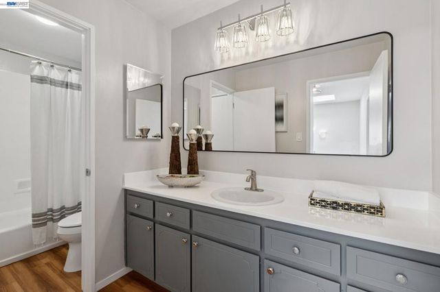 1129 Island Drive, Alameda, CA 94502