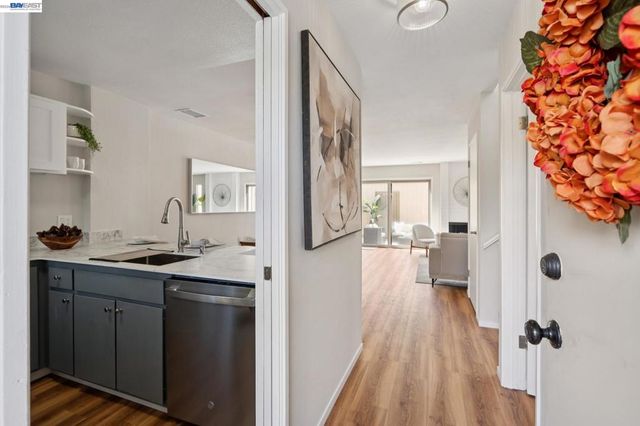 1129 Island Drive, Alameda, CA 94502