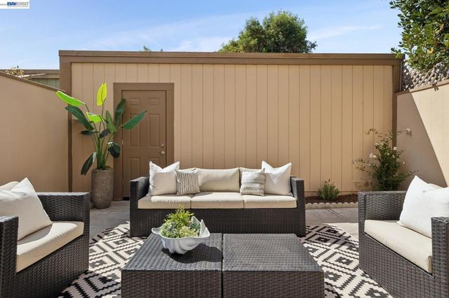 1129 Island Drive, Alameda, CA 94502
