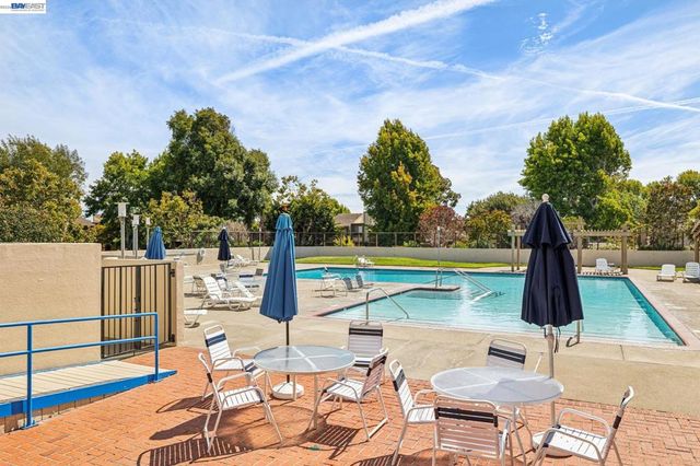 1129 Island Drive, Alameda, CA 94502