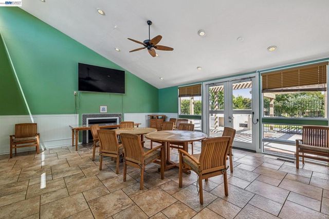 1129 Island Drive, Alameda, CA 94502