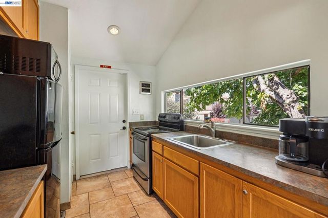 1129 Island Drive, Alameda, CA 94502