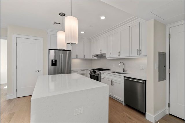 301 Border St. 303, Boston, MA 02128