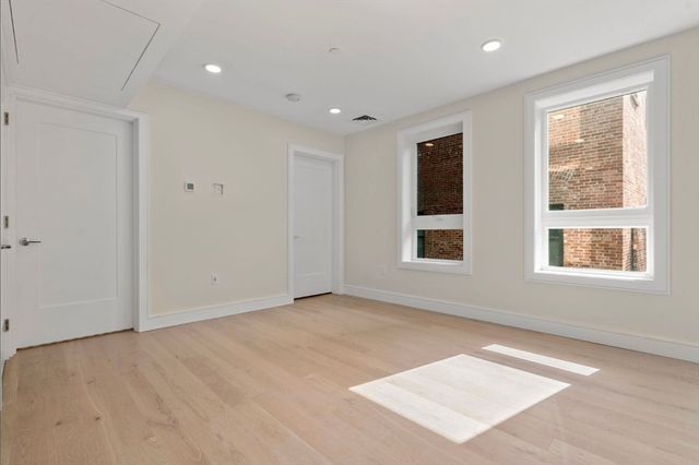 301 Border St. 303, Boston, MA 02128