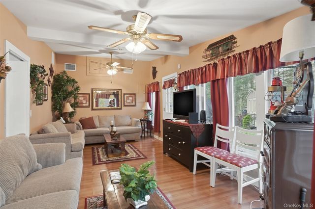 136 N Shore Drive, Wurtsboro, NY 12790