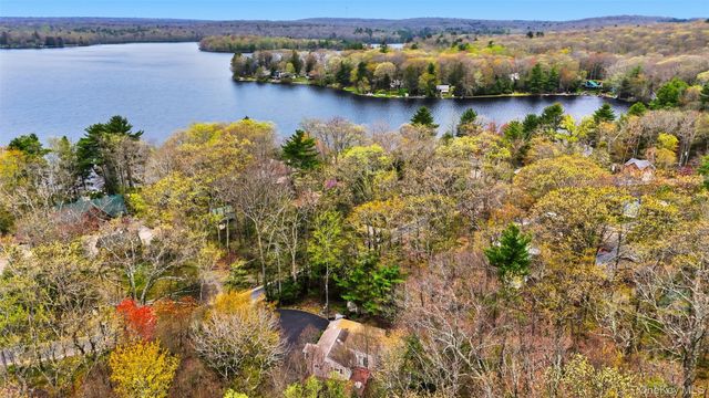 136 N Shore Drive, Wurtsboro, NY 12790