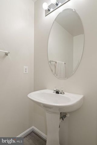 8736 PHIPPS FARM WAY, Manassas, VA 20109