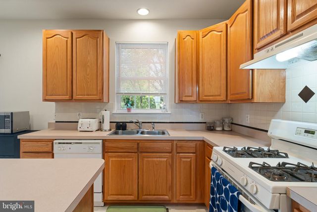 8736 PHIPPS FARM WAY, Manassas, VA 20109
