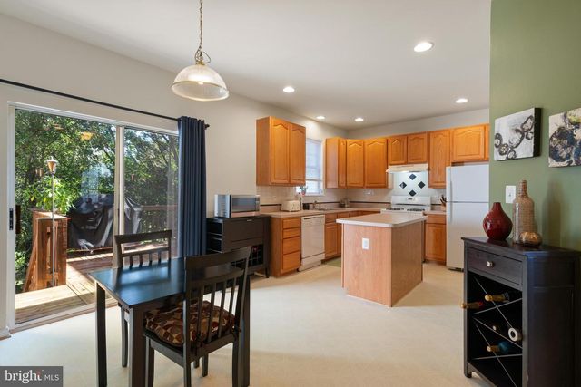 8736 PHIPPS FARM WAY, Manassas, VA 20109