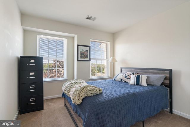 8736 PHIPPS FARM WAY, Manassas, VA 20109