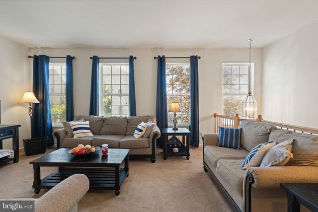 8736 PHIPPS FARM WAY, Manassas, VA 20109