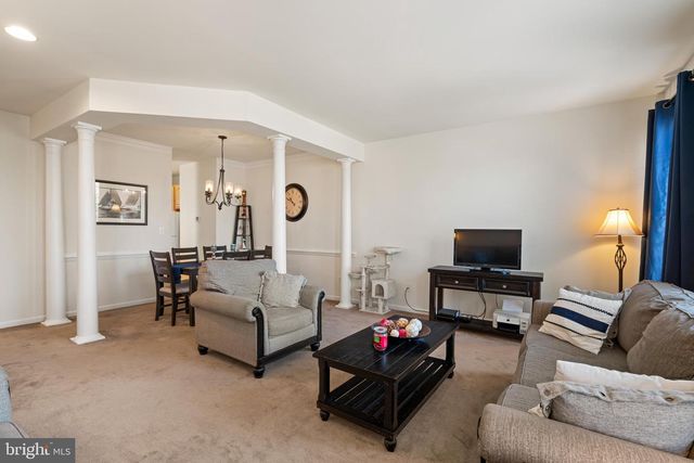8736 PHIPPS FARM WAY, Manassas, VA 20109