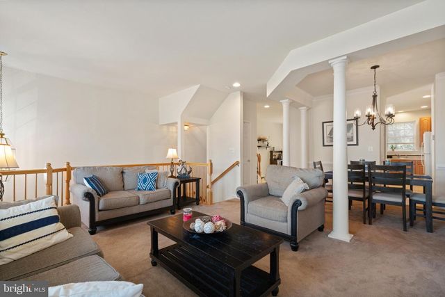 8736 PHIPPS FARM WAY, Manassas, VA 20109