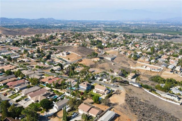 14289 Meadowlands Drive, Riverside, CA 92503