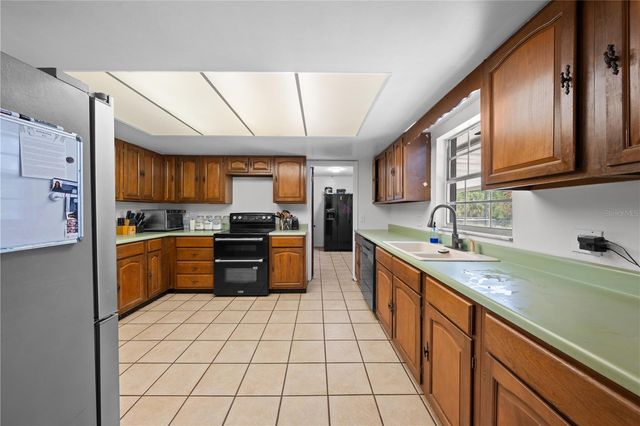 6570 BAY SHORE DRIVE, St Cloud, FL 34771