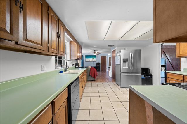 6570 BAY SHORE DRIVE, St Cloud, FL 34771