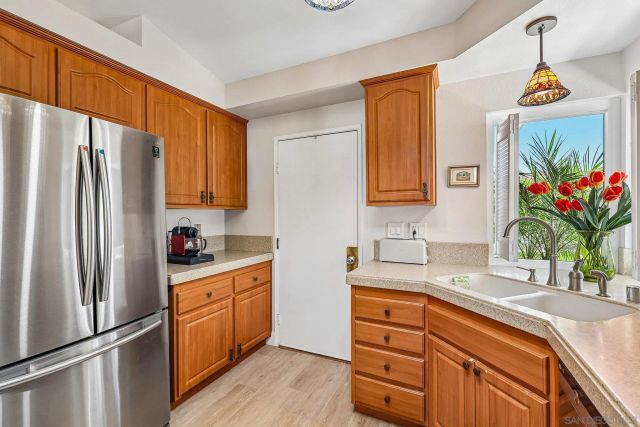 960 Concord Ct., Vista, CA 92081