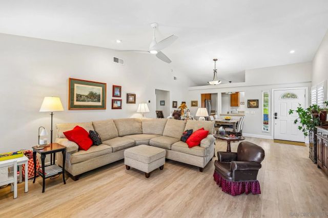 960 Concord Ct., Vista, CA 92081