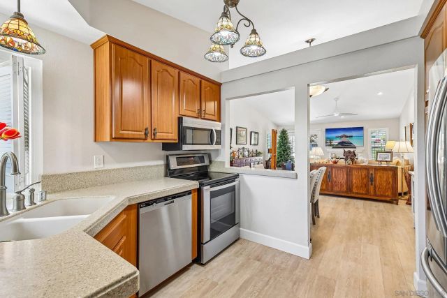 960 Concord Ct., Vista, CA 92081