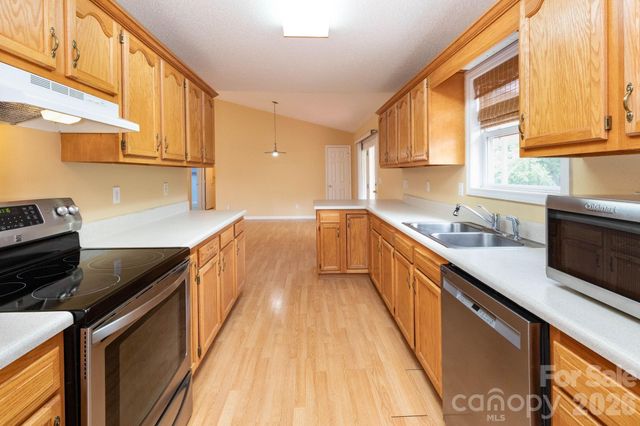 73 Ridge Brook Drive, Weaverville, NC 28787