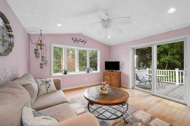 18 South St, Billerica, MA 01821