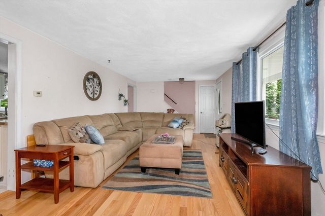 18 South St, Billerica, MA 01821