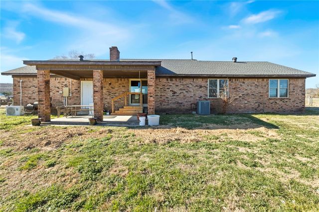 13878 Greasy Valley Road, Prairie Grove, AR 72753