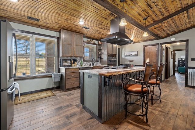 13878 Greasy Valley Road, Prairie Grove, AR 72753