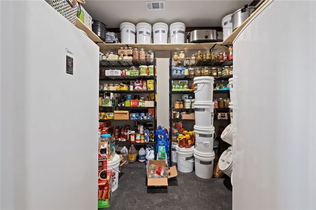 13878 Greasy Valley Road, Prairie Grove, AR 72753