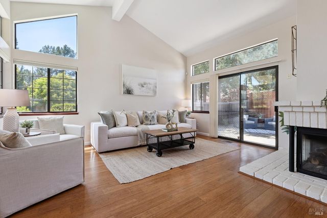 272 S Temelec Cir, Sonoma, CA 95476