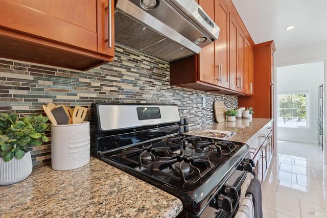 272 S Temelec Cir, Sonoma, CA 95476