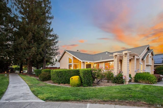 272 S Temelec Cir, Sonoma, CA 95476