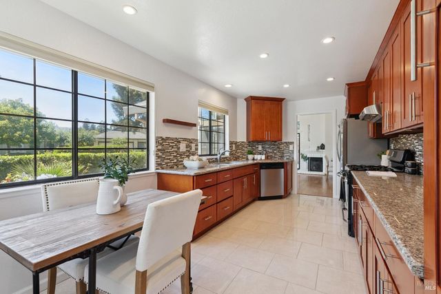 272 S Temelec Cir, Sonoma, CA 95476