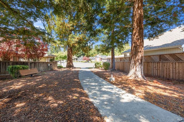 272 S Temelec Cir, Sonoma, CA 95476
