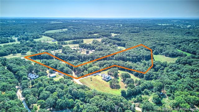 17233 Little John Road, Decatur, AR 72722