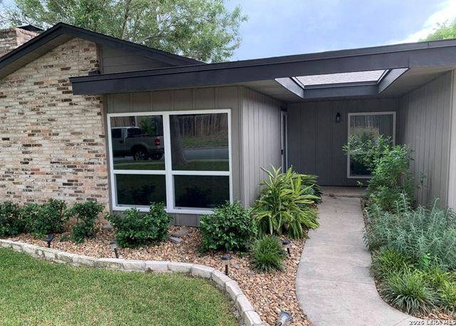 518 Shin Oak, Live Oak, TX 78233