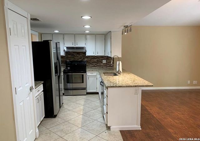 518 Shin Oak, Live Oak, TX 78233