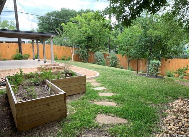 518 Shin Oak, Live Oak, TX 78233