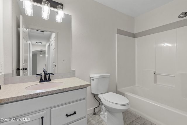 7312 W Macaw LN, Rathdrum, ID 83858