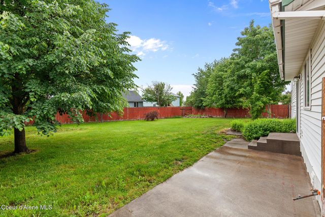 7312 W Macaw LN, Rathdrum, ID 83858